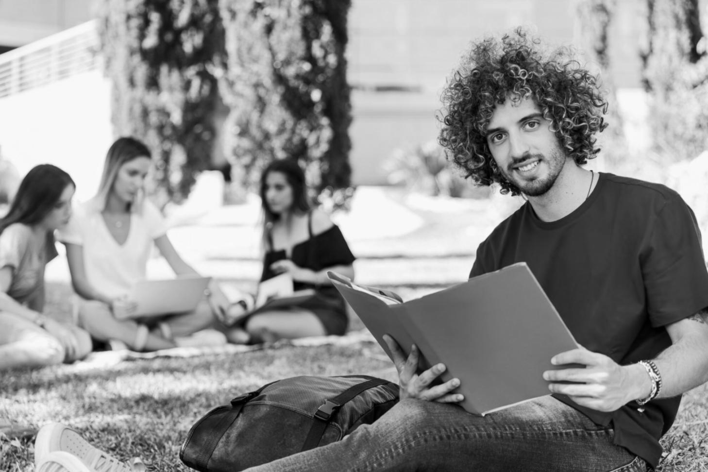 Tableau de bord financier avec indicateurs de performance