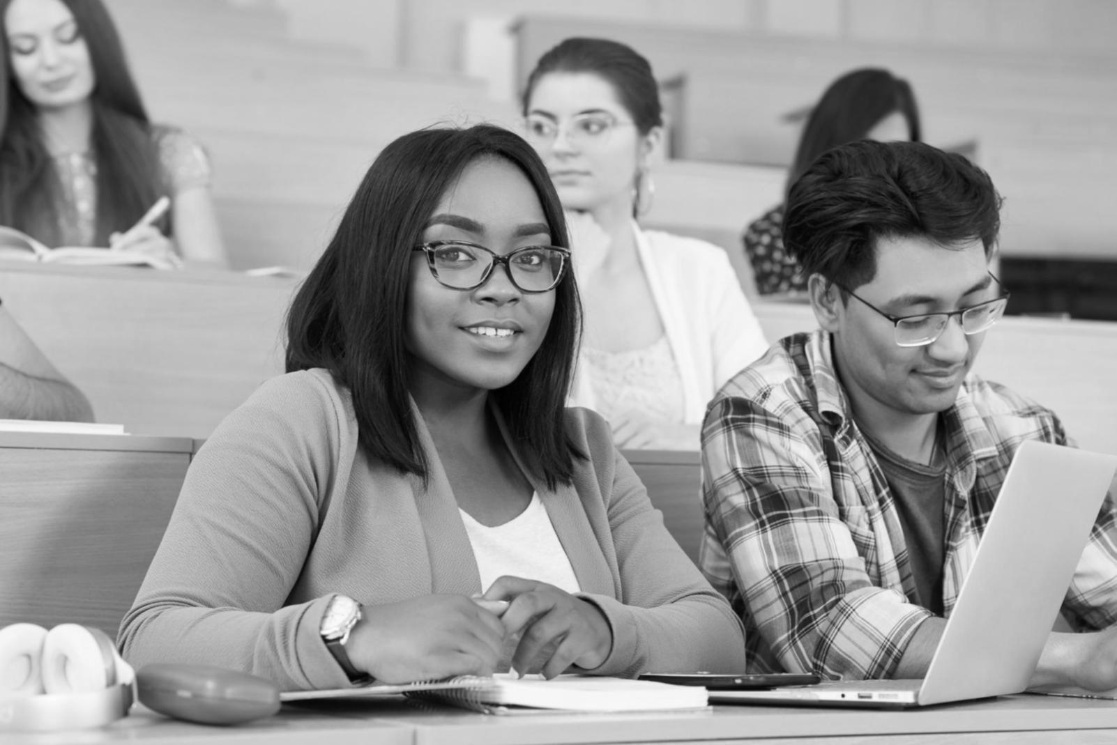 Espace de formation avec outils d'analyse financière