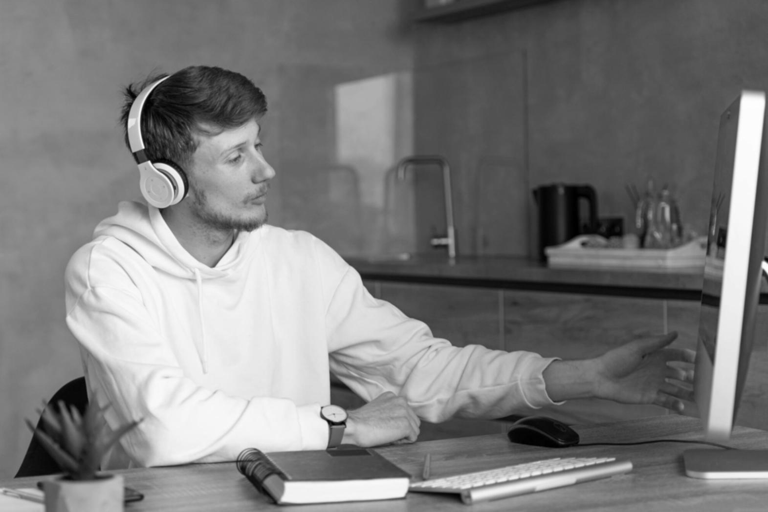 Comparaison des performances financières mensuelles